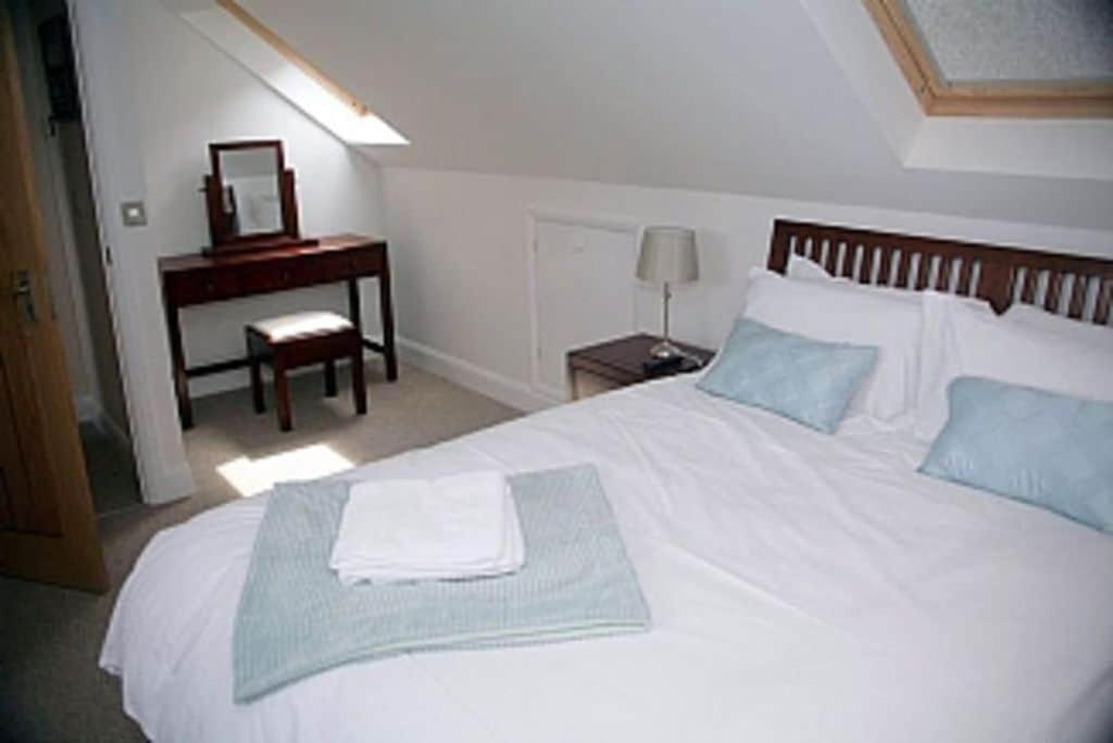 Hunters Retreat Villa Lyminster Bagian luar foto